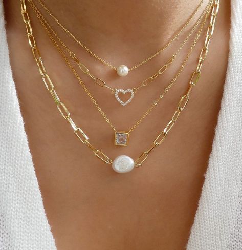 Minimalist Accessories Jewellery, Pearl Necklace Outfit, Ethereal Jewelry, Multilayer Necklace, Necklace Chain Types, Fancy Jewelry Necklace, Pretty Jewelry Necklaces, Necklaces Chain, Beaded Jewelry Necklaces