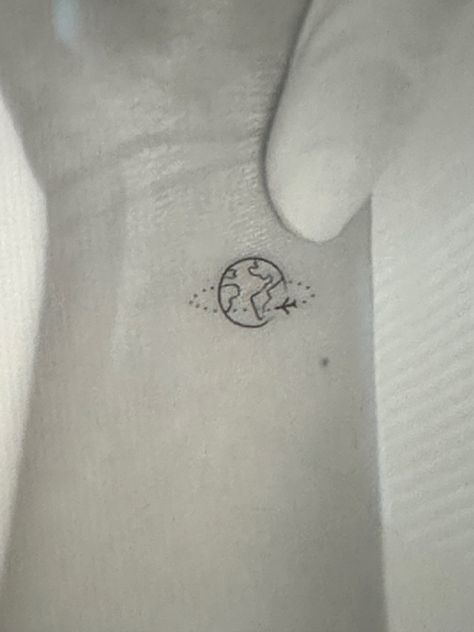 Long Distance Friends Tattoo, Long Distance Sister Tattoos, Matching Tattoos Long Distance, Long Distance Best Friend Tattoos, Long Distance Friendship Tattoos, Distance Tattoos, Simple Tattoos For Women, Long Distance Friends, Fineline Tattoo