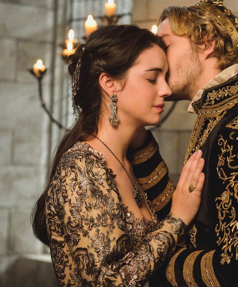 Reign Mary And Francis, Anastasia Musical, Era Victoria, Marie Stuart, Reign Tv Show, Reign Mary, Reign Fashion, Reign Dresses, Royal Core