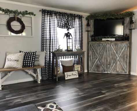 Singlewide Mobile Home Farmhouse, Small Trailer Living Room Ideas, Single Wide Living Room Ideas Farmhouse, Farmhouse Living Room Mobile Home, Single Wide Living Room Ideas Layout, Single Wide Bedroom Ideas, Single Wide Decorating Ideas, Singlewide Mobile Home Ideas Interiors, Tiny Farmhouse Living Room