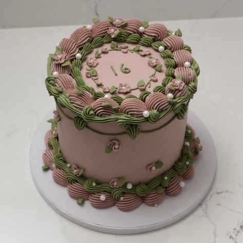 🤎🍃 - Cake Details - Size: Mini 6” (2 layers) serves ~4-6 #emmacakesseattle #emmacakes #customcakes #cakesseattle #bespokecakes #seattlebaker #heartcakeseattle #heartcake Mini Cakes Birthday, Poke Cakes, Heart Cake, Cake Decor, Baking Ideas, Mini Cakes, Cake Art, Melanie Martinez, Custom Cakes