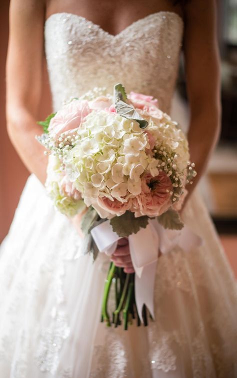 Vintage Bridal Bouquet, Hydrangea Bouquet Wedding, Navy Wedding Flowers, Country Wedding Flowers, Wedding Flowers Hydrangea, Neutral Wedding Flowers, Wedding Flowers Peonies, Vintage Wedding Flowers, Simple Wedding Flowers