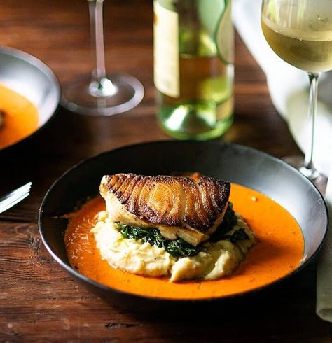 33 Sunday Dinner Ideas for Two Sunday Fish Dinner Ideas, Gourmet Dinner Ideas, Luxury Meals, Bass Recipes, Molecular Food, Fine Dining Plating, Sea Bass Recipes, Alpha Gal, Shere Khan