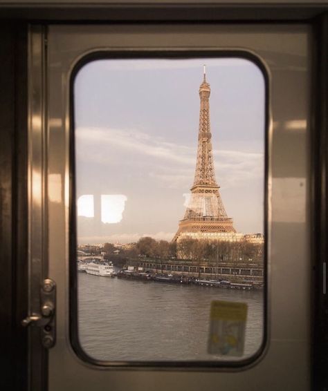 Eiffel Tower Paris travel photography subway train love city French An Open Window, Paris Dream, France Aesthetic, Paris Vibes, Parisian Lifestyle, Parisian Life, Paris Aesthetic, Living In Paris, Emily In Paris