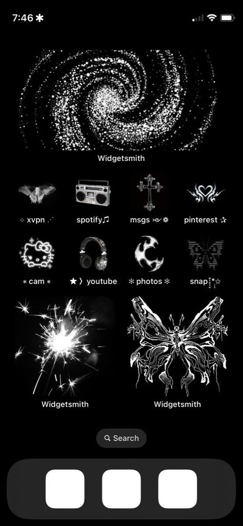 Iphone Widgets Black And White, Black And Grey Homescreen, Wallpaper Iphone Ios 16 Black, Black Themed Homescreen, Black Aesthetic Homescreen Layout, Black Phone Theme Aesthetic, White And Black Phone Theme, Gothic Ios14 Homescreen, Phone Themes Black And White