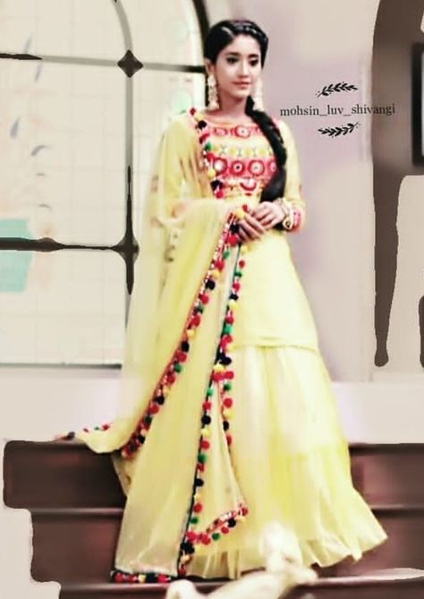 Naira Dresses In Yrkkh Lehenga, Naira Dresses In Yrkkh, Naira Dresses, Haldi Dresses, Kartik Naira, Kaira Yrkkh, Pranali Rathod, Latest Dress Design, Simple Kurti Designs