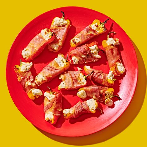 Prosciutto-Wrapped Mini Peppers Decadent Appetizers, Gf Appetizers, Heart Healthy Snacks, Spring Appetizers, Charcuterie Ideas, Mini Peppers, Prosciutto Wrapped, Festive Appetizers, Magazine Recipes