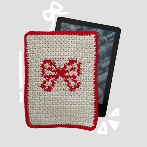 Leiflets (@leifletscrochet) • Instagram photos and videos Kindle Ereader, Ereader Cover, Bow Crochet, Nook Glowlight, Crochet Sleeves, Kindle Oasis, Kindle Paperwhite, E Reader, Red Bow