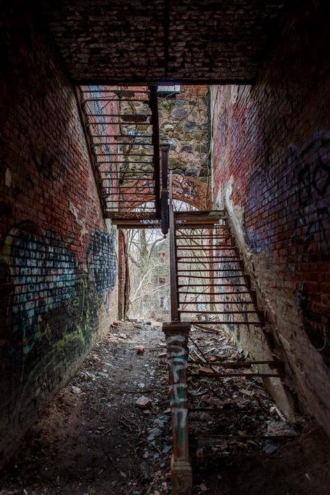 Urban Decay Buildings | Urban Decay | New York City Farm Colony | Staten Island | Abandoned ... Urban Decay Aesthetic, Decay Building, Urban Exploration Aesthetic, Decaying Buildings, Urban Decay Photography, Decay Photography, Urban Buildings, Urban Exploration Photography, Photo Hijab