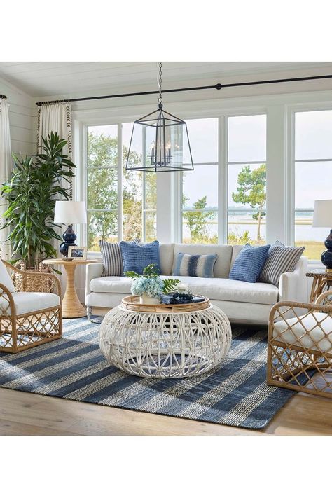 Beach House Living Room, Apartment Decoration, Coastal Living Rooms, Beach House Interior, Coastal Living Room, Design Del Prodotto, Universal Furniture, Coastal Living, Beach House Decor