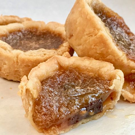 Maple Tarts, Butter Tart Squares, Canadian Butter Tarts, Maple Syrup Recipes, Pie Dough Recipe, Maple Butter, Square Recipes, Butter Tarts, Canadian Food