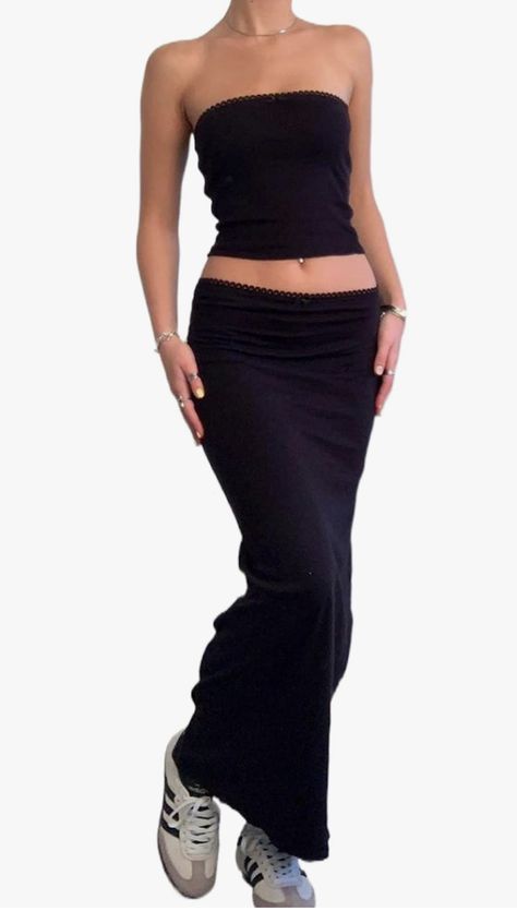 Black casual bodycon co ord with skirt and bandeau top Bodycon Skirt Outfit, Rock Y2k, Tube Top And Skirt, Y2k Summer Outfits, Skirt Y2k, Skirt And Top Set, Skirt Co Ord, Going Out Outfits, Body Con Skirt