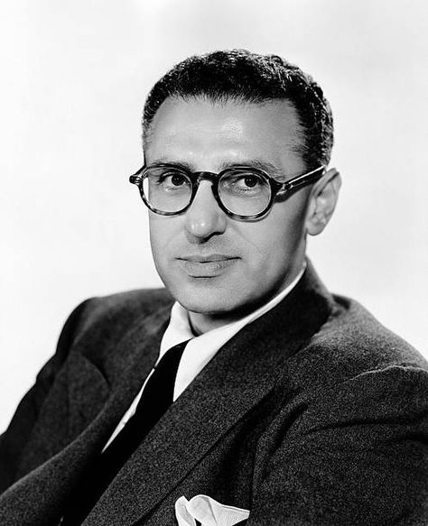 GoldenAgeOfHollywood_ on Instagram: “Big heavenly birthday to handsome talented and creative genius ♥️♥️😍😍🔥🔥🎉🎉💋😍♥️♥️♥️♥️🎂🎂🎂🎂🎂🤗🤗🤗🤗💥🥃🥃😘❤️❤️❤️💫💫🍸 George Dewey Cukor (July 7,…” Louis B Mayer, Marion Davies, Best Director, Classic Films, Film Director, Tv Stars, Filmmaking, Dinner Party, Getty Images