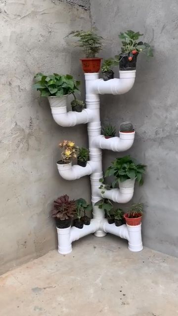 Pvc Pipe Planters, Pvc Pipe Garden Ideas, Hydroponic Gardening System, Diy Garden Decor Projects, Raised Garden Bed Plans, Diy Farmhouse Style, Stand Plant, Pvc Pipe Crafts, Plant Pot Design