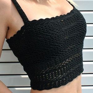 Diy Crochet Crop Top, Summer Top Crochet, Boho Tops Summer, Crochet Patterns Free Women, Knitting Summer, Top A Crochet, Crochet Halter Top Pattern, Summer Halter Tops, Free Crop Tops