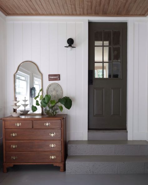 #ad | The full reveal is here, and I’m beyond thrilled with how our phase 1 breezeway transformation turned out! 🙌🏾 Thanks to @westlakeroyalbuildingproducts, we’ve created a space that’s not only stylish but also durable. From the Grove Collection Beadboard on the ceiling to the Nickel Gap Shiplap on the walls, every detail came together beautifully. Swipe to see how we brought our vision to life, and let me know what you think! Still to do: - [ ] Add storage (we need this space to have m... Nickel Gap Walls, Breezeway Wall Ideas, Floor To Ceiling Beadboard, Nickel Gap Shiplap, Hannah House, Nickel Gap, Beadboard Ceiling, Add Storage, The Grove