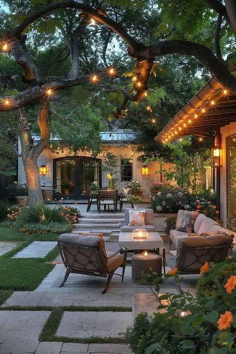 Big Backyard Landscaping Designs, Home Courtyard Ideas, European Backyard Ideas, Outdoor Living Space Ideas, String Lighting, Patio String Lights, Dream Life House, Dream Yard, Have Inspiration