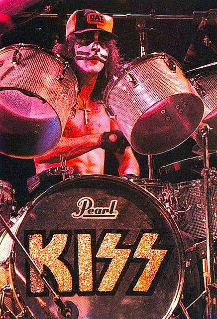 Peter Criss, 1975 School Kiss, Banda Kiss, Eric Singer, Vinnie Vincent, Kiss Concert, Peter Criss, Kiss Army, Kiss Pictures, Vintage Kiss