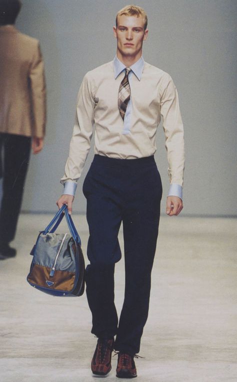 Business Casual Men Work, Aesthetic Male Outfits, Prada Menswear, Mens Office Wear, Black Men Fashion Urban, Outfits 2000s, 90s Men, Preppy Mens Fashion, Menswear Runway