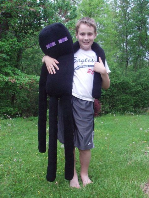 Giant Enderman Plush, 4 Feet Tall, Handmade, NOT official Minecraft Enderman Plush, Minecraft Plush, Love Minecraft, Minecraft Bedroom Decor, Minecraft Toys, Minecraft Bedroom, Diy Minecraft, Minecraft Room, Minding Your Own Business