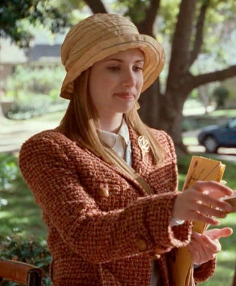 Tweed jacket, very classy. This is Emma Roberts as Nancy Drew Nancy Drew Outfits Emma Roberts, Nancy Drew 2007 Outfits, Nancy Drew Emma Roberts, Emma Roberts Fashion, Nancy Drew Outfits, Wholesome Movies, Nancy Drew 2007, Nancy Drew Movie, 2009 Movies