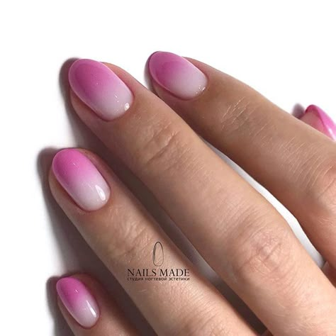 Trendy And Cool Nail Designs | NailDesignsJournal.com Round Nail Designs, Ombre Nail Art, Nailart Glitter, Ombre Nail, Nail Art Ombre, July Nails, Round Nails, Festival Nails, Cool Nail Designs