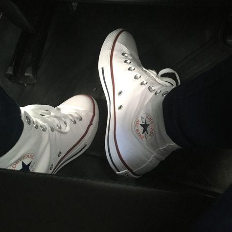 White Converse Aesthetic, Training Style, Knee High Converse, High Converse, Exo Monster, Tenis Converse, Converse Aesthetic, Theo Raeken, Converse White