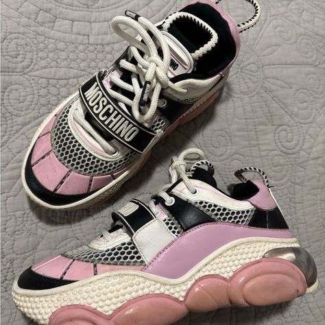 Women's Moschino Bubble Teddy Sneaker White/Pink Sz 37 Eur Used, No Box