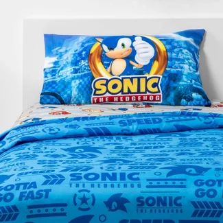 Sonic The Hedgehog Quilt, Sonic The Hedgehog Bedroom Decor, Sonic Bedroom Ideas Kids Rooms, Sonic Room Ideas Boys, Sonic Room Decor, Sonic Bedroom Ideas, Sonic Bedroom, Sonic The Hedgehog Running, Hedgehog Running