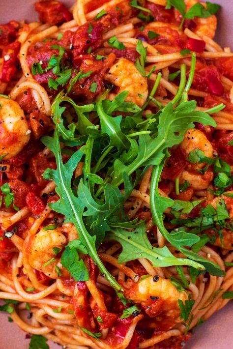 Bring a bit of the Mediterranean in to your life with this healthy Prawn and Chorizo Pasta recipe. Ready in just over 10 minutes, it's a quick and easy weeknight meal that is still impressive enough to wow dinner guests with. Garlicky shrimp and smokey chorizo in a simple spicy tomato sauce stirred through pasta. Pasta perfection! Chorizo Shrimp Pasta, Shrimp And Chorizo Pasta, Prawn And Chorizo Recipes, Prawn Pasta Tomato, Prawn And Chorizo Pasta, Prawn Chilli Pasta, Prawn Chorizo Pasta, King Prawn Recipes, Italian Evening