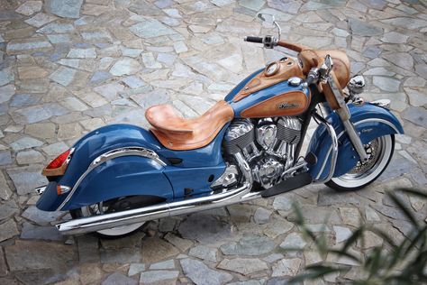 Indian Dark Horse, Indian Chief Classic, Vincent Black Shadow, Vintage Indian Motorcycles, Suzuki Boulevard, Indian Motorcycles, Scooter Motorcycle, Motorcycle Seats, Bobber Motorcycle