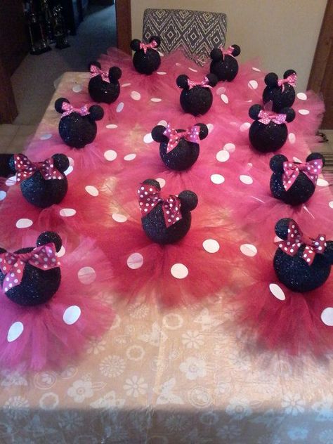 Mickey Minnie Centerpieces, Minnie Centerpieces, Centerpiece Birthday Party, Minnie Mouse Table, Candy Table Decorations, Centerpiece Birthday, Minnie Mouse Birthday Party Decorations, Minnie Mouse First Birthday, Minnie Mouse 1st Birthday