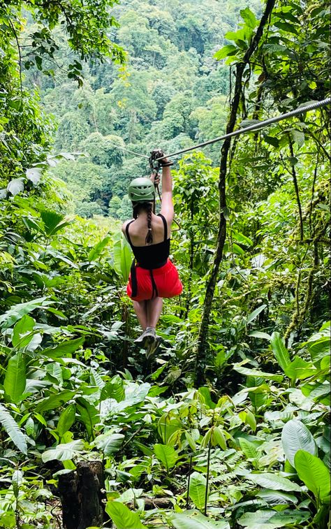 Costa Rica Zipline, Costa Rica Airport, Costa Rica Pics, Zip Lining Aesthetic, Costa Rica Instagram Pictures, Costa Rica Photo Ideas, Things To Do In Costa Rica, Costa Rica Party, Costa Rica Aesthetic Outfits