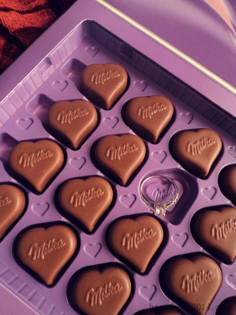 Ways to propose to your girlfriend/ boyfriend on Valentines day... Do you love Milka chocolate, this is perfect for you!  www.superevent.co.uk Milka Chocolate, I Love Chocolate, Love Chocolate, Chocolate Ice Cream, Food Snapchat, Fan Fiction, Food Cravings, Cute Food, Chocolate Recipes