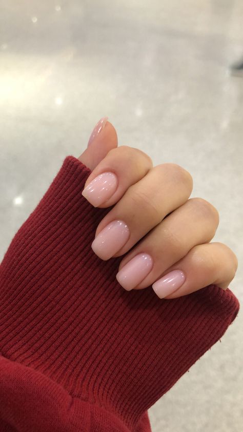 Shirt Simple Nails, Nails For College Students, Trendy Nails Squoval, Basic Nude Nails, Natural Looking Gel Nails, Nails Expensive, Basic Nails Ideas, Pinkish Nails, Color Trends 2024