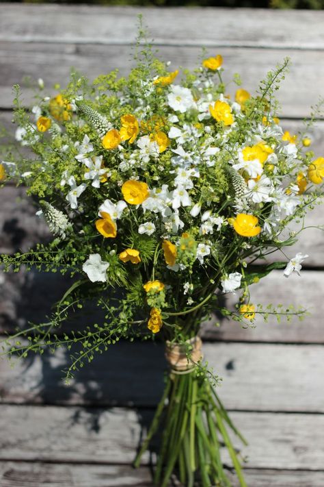 Buttercup Wedding Bouquet, Buttercup Flower Bouquet, Prairie Flower Bouquet, Small Yellow Bouquet, Feverfew Bouquet, Small Wedding Flowers, Prairie Bouquet, Buttercup Wedding, Buttercup Bouquet