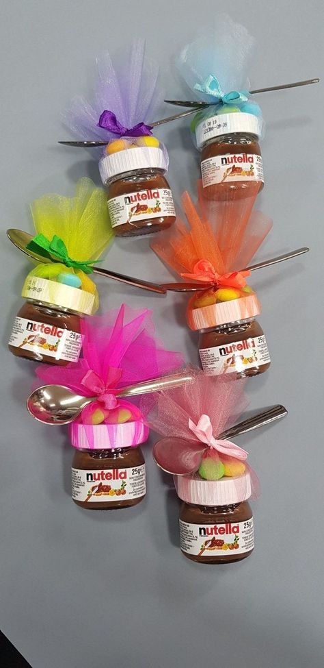 Mini Nutella Gift Ideas, Nutella Gift Ideas, Nutella Gifts, Handmade Gifts Diy, Gifts Wrapping Diy, Baby Shower Decorations For Boys, Jw Gifts, Ramadan Gifts, Christmas Gift Baskets