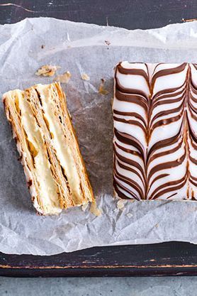 Mille Feuille Recipe, Napoleon Dessert, Puff Pastry Desserts, Tesco Real Food, French Dessert, French Desserts, Puff Pastry Recipes, Pastry Desserts, Sweet Pastries