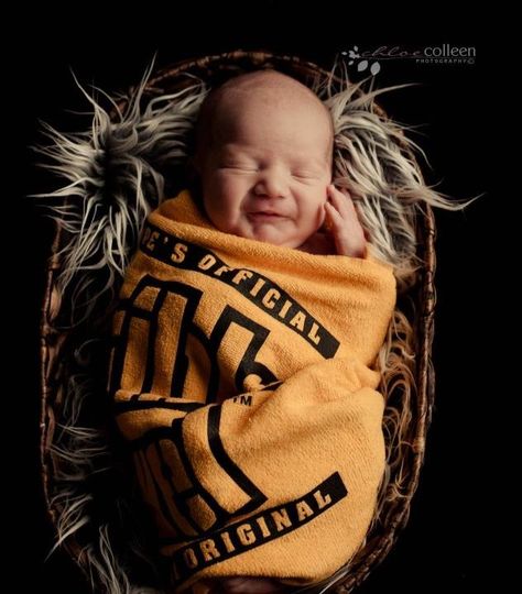 Steelers baby gotta have a pic of mason like this well not the thing under him. Fall Newborn Pictures, Steelers Birthday, Newborn Football, Steelers Outfit, Newborn Photo Pose, Fall Newborn, Steelers Pics, Baby Chloe, Steelers Baby