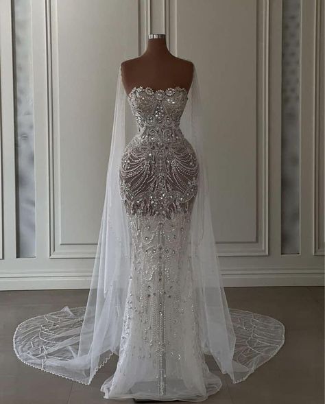 Wedding Dresses Sleeveless, Diamond Wedding Dress, Goddess Wedding, Queen Wedding Dress, Glam Wedding Dress, Prom Inspo, Extravagant Wedding, Pinterest Wedding, Stylish Wedding Dresses