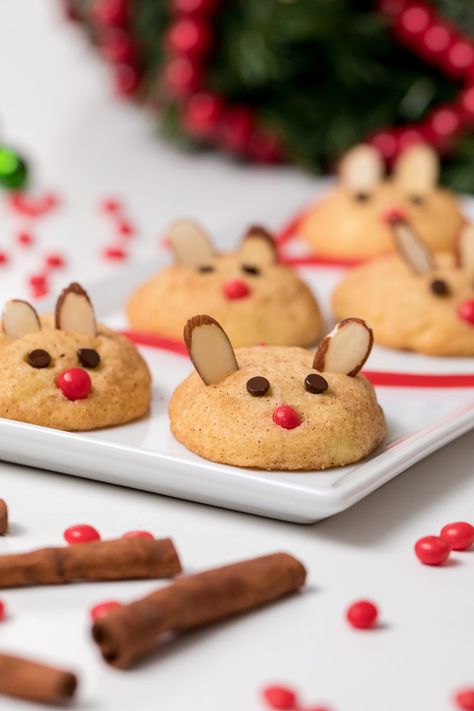 Mouse Cookies, Christmas Mouse Cookies, Mice Dessert, Mouse Shaped Food, If You Give A Mouse A Cookie Decorations, Mice Cookies Christmas, Christmas Mice Candy, Delicious Cookies Homemade, Holiday Desserts Table