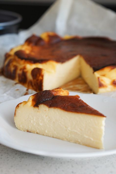 Burnt Basque Cheesecake Recipe Spanish Cake Recipe, Basque Cheesecake Recipe, Basque Cake, Delicious Cheesecake Recipes, Lemon Olive Oil Cake, Basque Cheesecake, Vegetarian Lifestyle, Sweet Recipe, Homemade Pastries