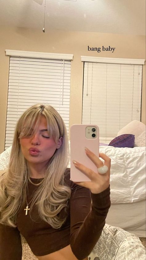 Long Bangs Unstyled, Platinum Blonde Highlights On Light Brown Hair, Sabrina Hair, Blonde Hair Fringe, Ash Blonde Hair Balayage, Blonde Layered Hair, Poofy Hair, Blonde Bangs, Layered Hair With Bangs