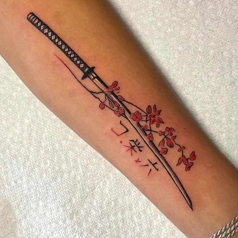 A sword tattoo is one of the most iconic designs. But only a few people know the true meaning behind it. Dive into our research to become a real sword tattoo lord. Samurai Tattoo For Women, Swords Tattoo For Women, Japanese Swords Tattoo, Anime Swords Ideas Tattoo, Samurai Swords Tattoo, Japanese Simple Tattoo, Kitana Tattoo, Swords Tattoos, Long Tattoo Design