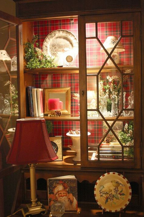 Beautiful way to temporarily decorate a hutch or bookcase for Christmas using wrapping paper as a backdrop and inside lighting Tartan Christmas, Classic Lighting, Diy Desk, Christmas Inspiration, Tartan Plaid, Traditional Decor, Country Decor, China Cabinet, Christmas Home