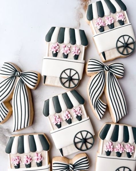 Liz - Cookie Artist on Instagram: "French vibes for your Monday 🎀  #decoratedsugarcookies #frenchcookies #bowcookies #flowercart #frenchparty #birthdaycookies #engagementcookies #flowercookies #floralcookies #coquettevibes #coquettecore #frenchaesthetic #parisiancookies #parisianaesthetic #logocookies" Bow Cookies Decorated, Bow Cookies, Girly Cookies, Paris Cookies, Bridesmaid Cookies, French Vibes, Paris Baby Shower, French Party, Engagement Cookies