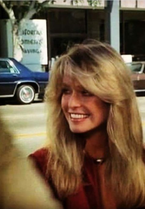 70s Farrah Fawcett Hair, Farrah Fawcett Makeup, Southern Belle Hair, Farrah Fawcett 70s, Farrah Fawcett Hair, Farrah Faucet, Farah Fawcett Hair, Fawcett Hair, Farah Fawcett