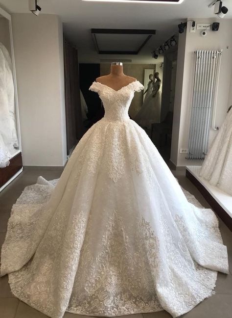 Cinderella Wedding Dresses, Boho Applique, Tulle Train, Wedding Dress Fabric, Wedding Dresses Cinderella, Cinderella Wedding, Pretty Wedding Dresses, Cute Wedding Dress, Dream Wedding Ideas Dresses