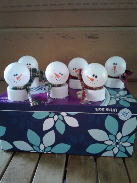 Ping Pong Ball Tea Light, Ping Pong Lights Diy, Battery Tea Light Crafts Christmas, Ping Pong Ball Crafts Ideas, Ping Pong Ball Lights Diy, Ping Pong Ball Lights, Tea Light Ornaments Diy, Ping Pong Crafts, Ping Pong Ball Ornaments