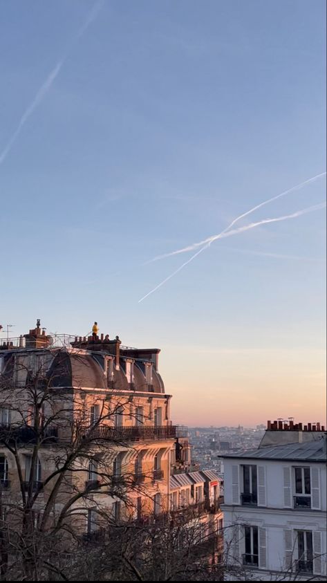 Rooftop Sunset Aesthetic, Paris Rooftops Aesthetic, Aesthetic Rooftop, Sunset Aesthetic Wallpaper, Eiffel Tower Lights, Paris Sunset, Ios Aesthetic, Paris Rooftops, Parisian Aesthetic